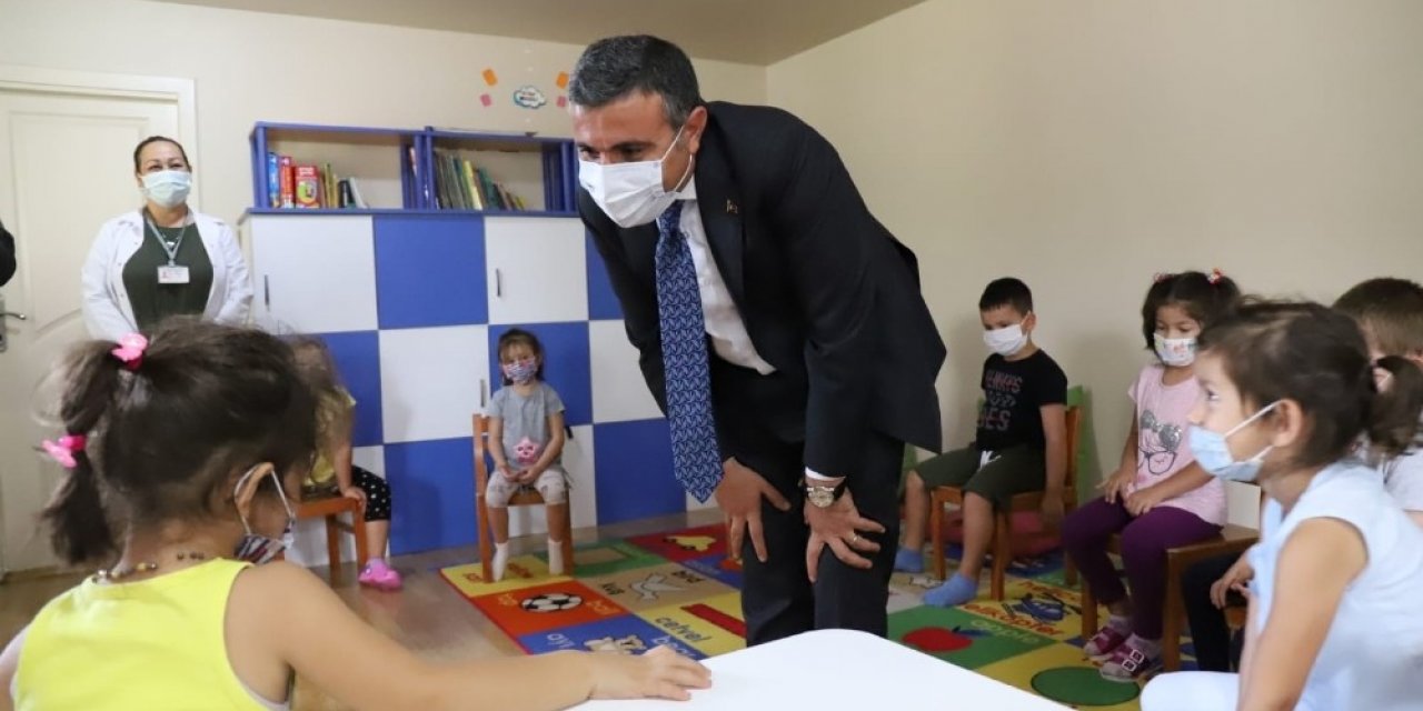 Vali Atay, kreş ve gündüz bakımevini ziyaret etti