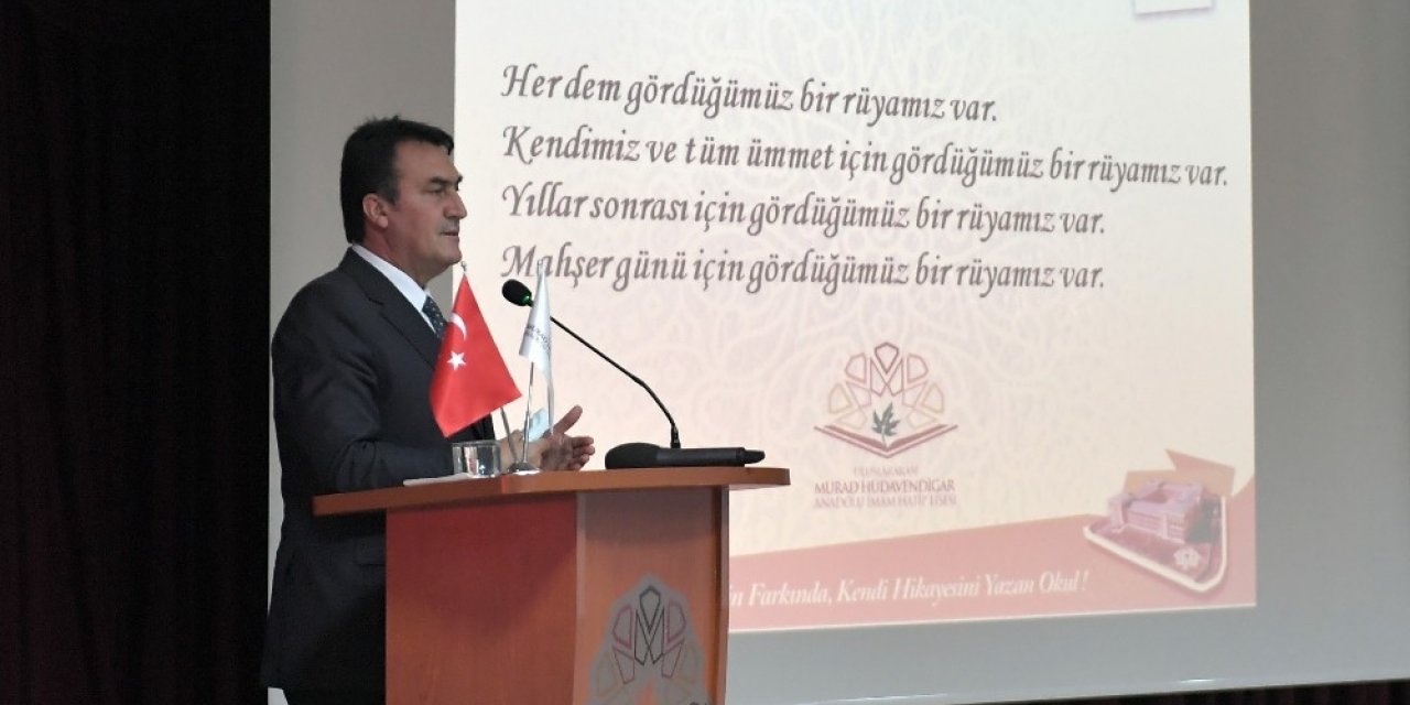 Uluslararası lise ilk mezunlarını verdi