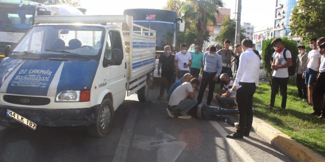 Kamyonet yayaya çarptı: 1 yaralı