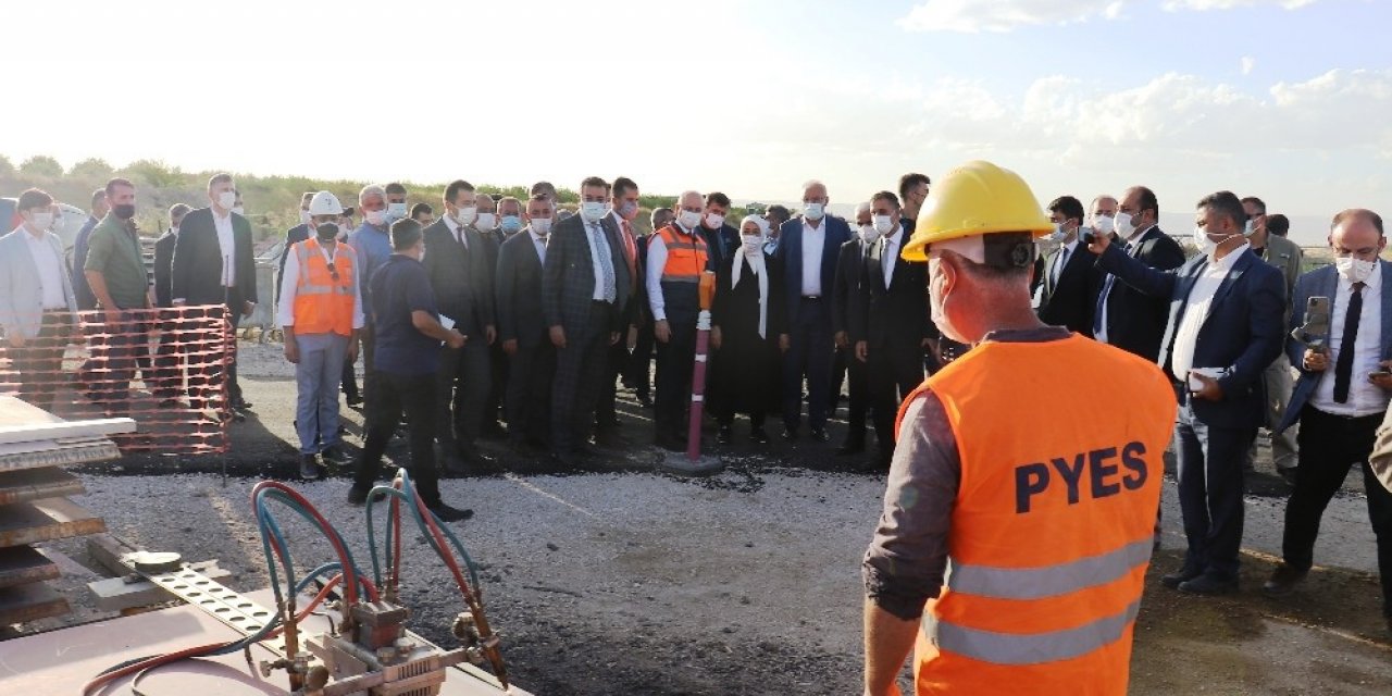 Bakan Karaismailoğlu, devam eden projeleri inceledi