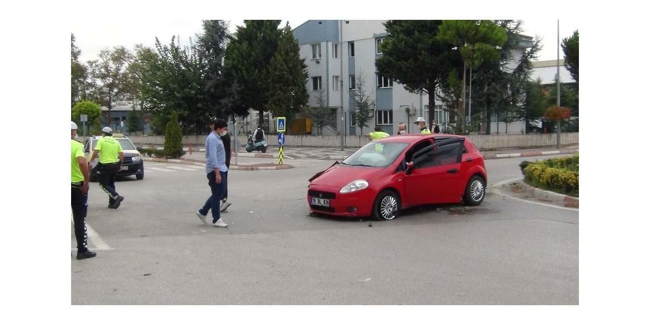 Kiralık araçla kaza yaptı, şoka girdi