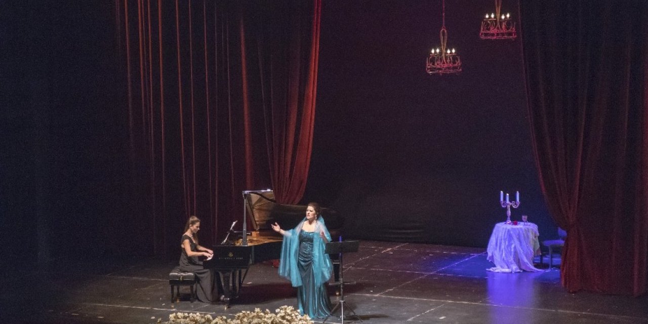 Opera sahnesinde Rus bestecileri konseri