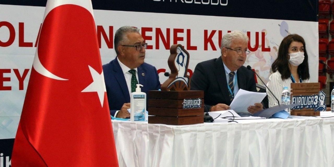 İzmir Büyükşehir Belediyespor’da eski yönetim yeniden seçildi