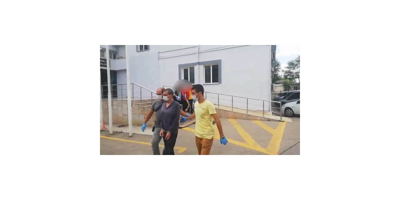20 bin lirasını ve aracını gasp ettikten sonra hamama götürüp tövbe ettirdiler