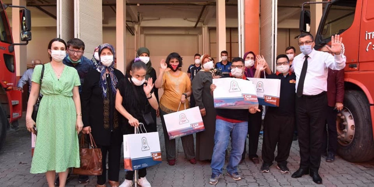 Özel çocuklar itfaiye eri oldu