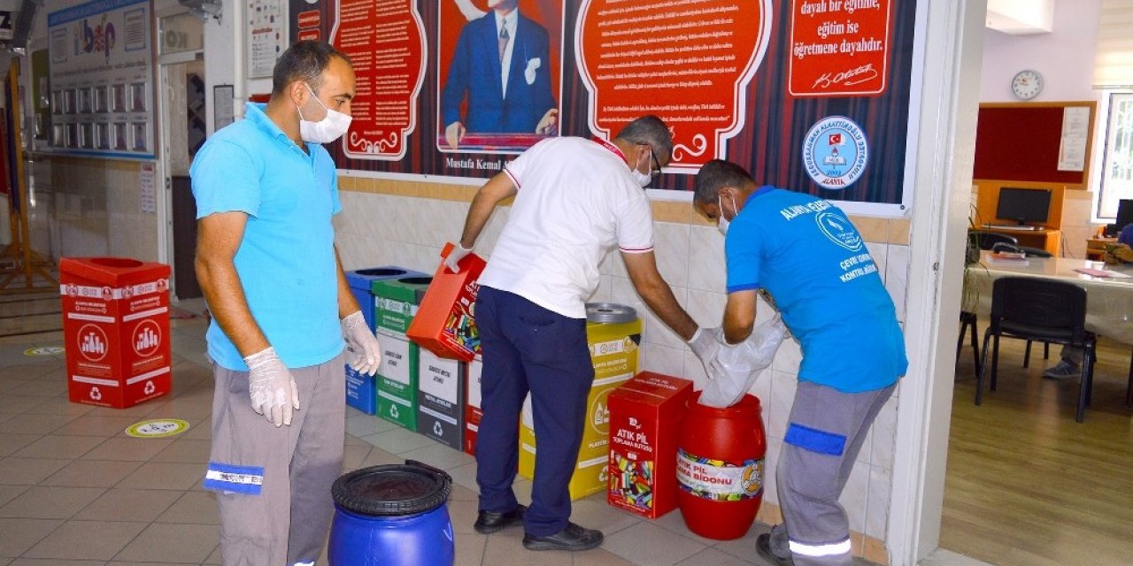 Alanya Belediyesi’nden atık pil toplama kampanyası