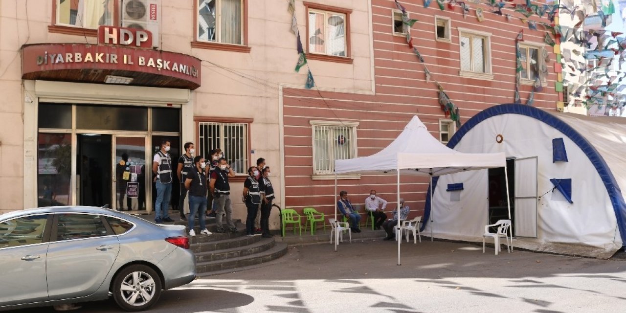 HDP önündeki ailelerin evlat nöbeti 393’üncü gününde