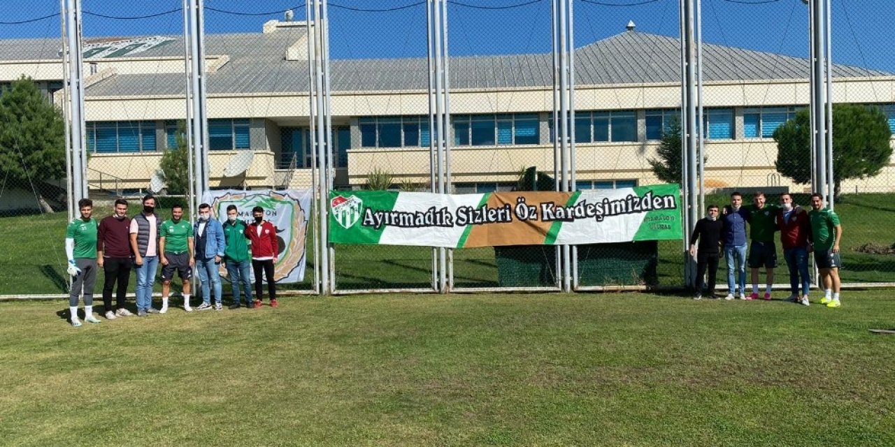 Bursaspor taraftarı takımına moral verdi