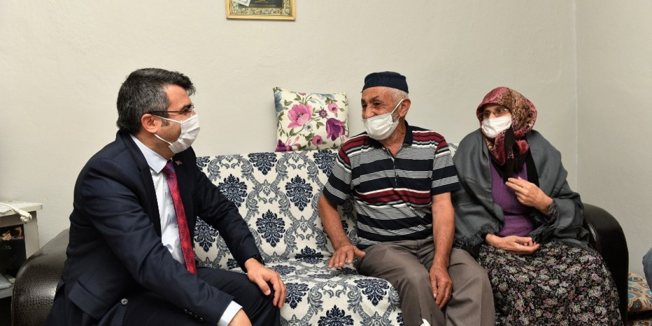 Yılmaz gönüllere dokunuyor