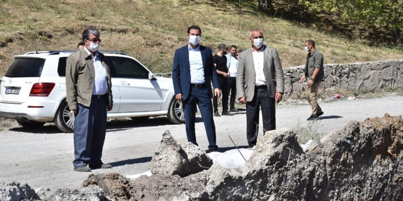 Tatvan’da 3 adet semt sahası yapılıyor