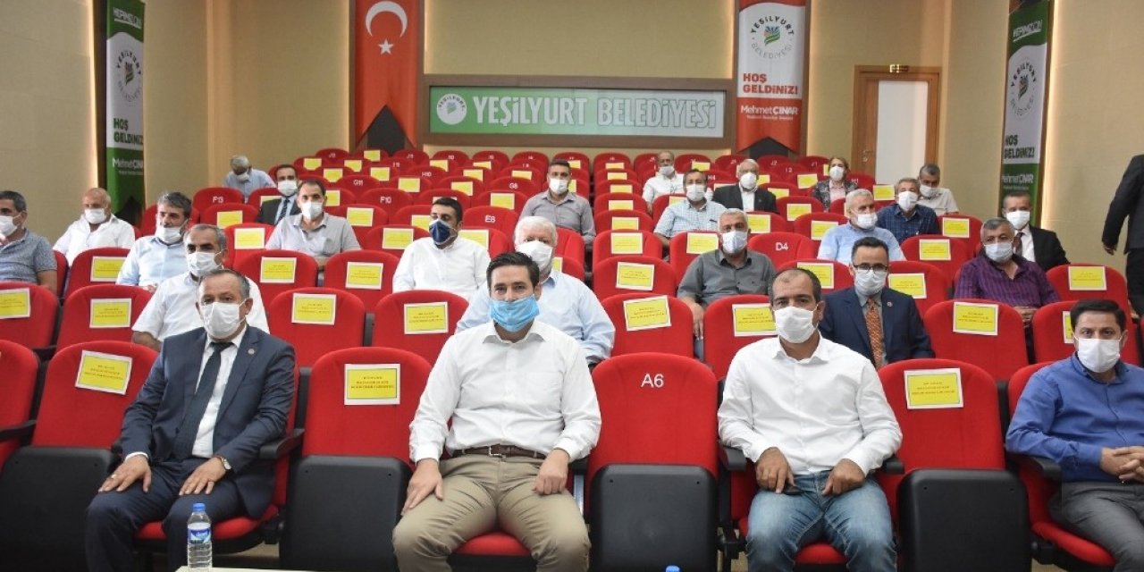 Yeşilyurt’ta muhtarlara ‘Covid-19’ tedbirleri anlatıldı