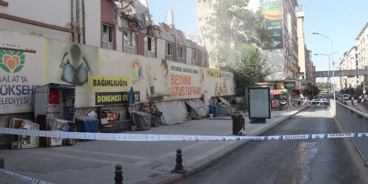 Kız Meslek Lisesi’nin ek binasının yıkımına başlanıldı