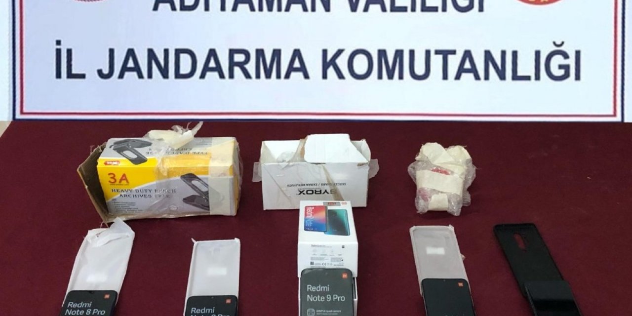 Jandarma kaçak cep telefonu ele geçirdi