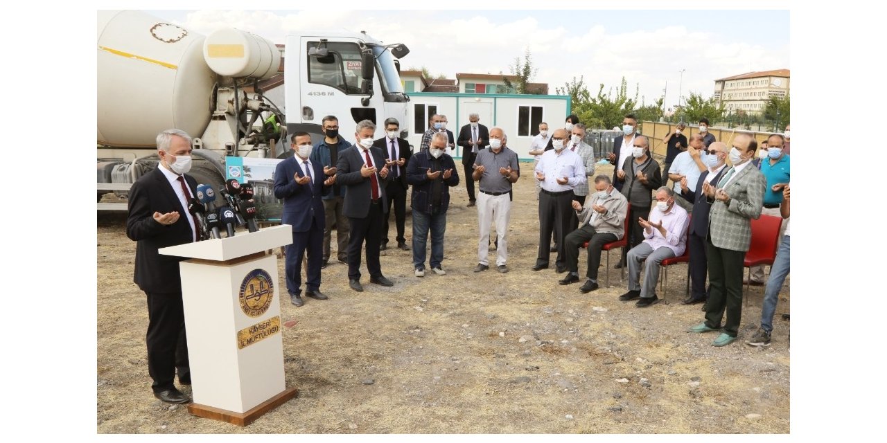 ERÜ’de Hacı Bayram Sanık ve Evlatları Camii’nin Temeli Atıldı