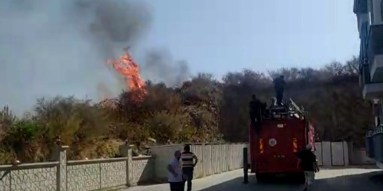 Temizlik için yaktığı ateşi söndürmek isterken ağır yaralandı