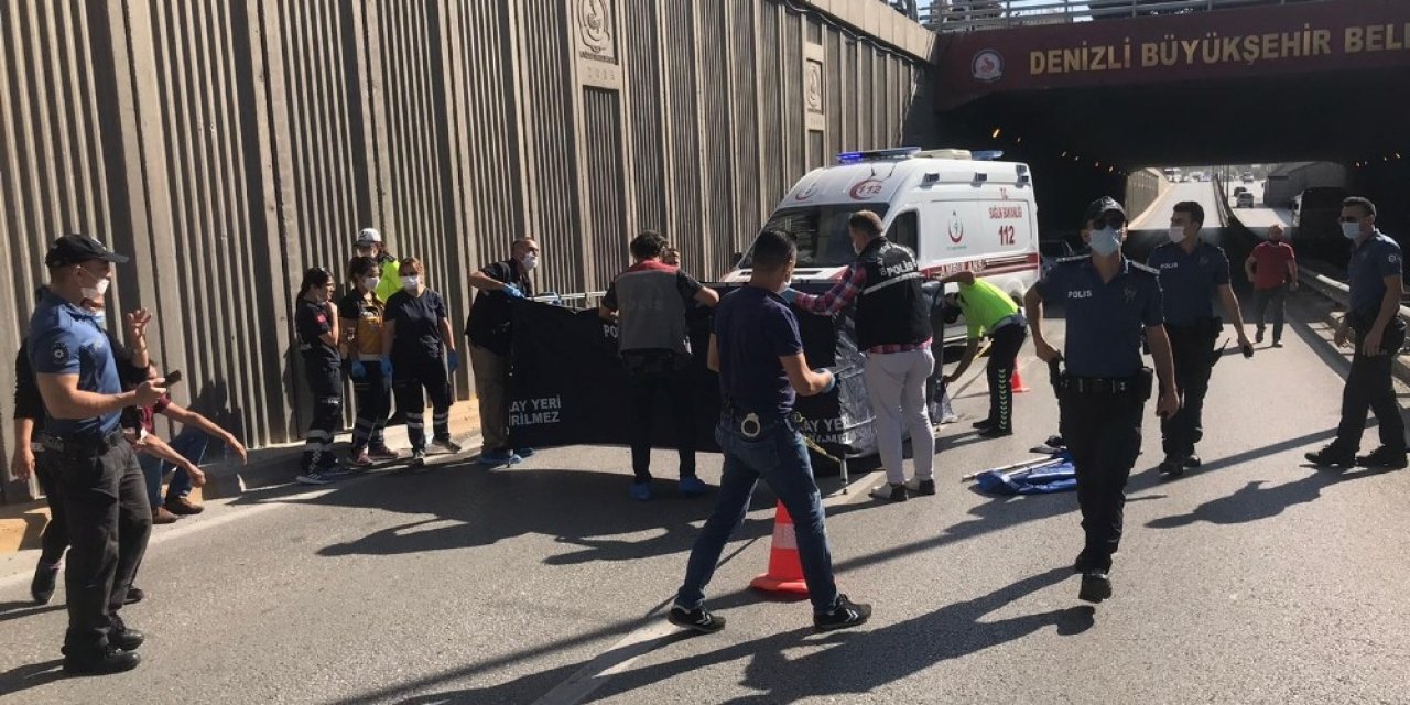 Üst geçitten düşen gence kamyon çarptı: 1 öldü