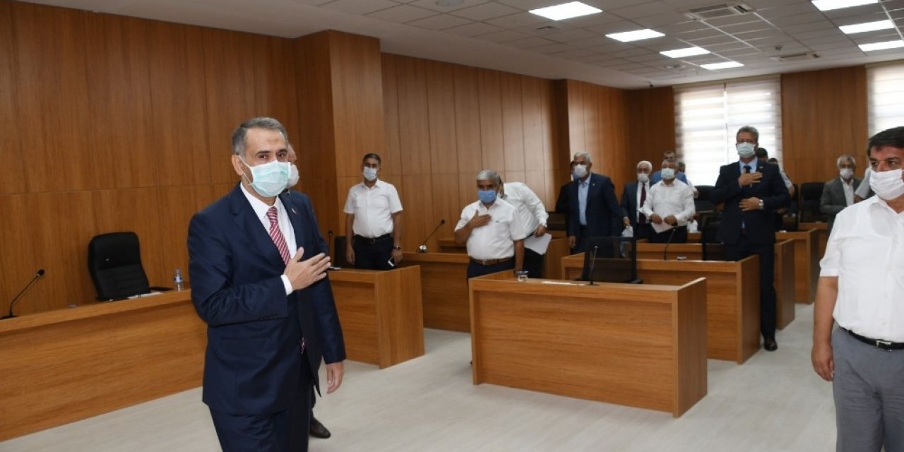 Vali Çuhadar il genel meclisi toplantısına katıldı