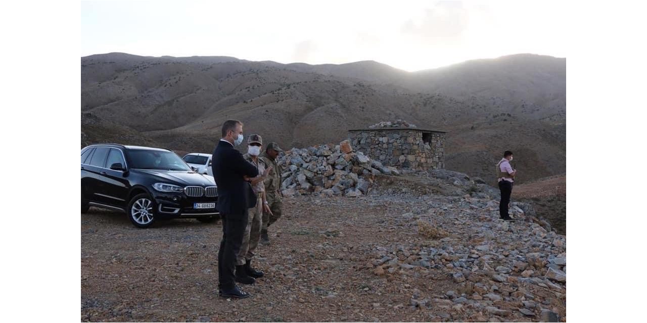 Hizan Kaymakamı Yelek, güvenlik korucularını ziyaret etti
