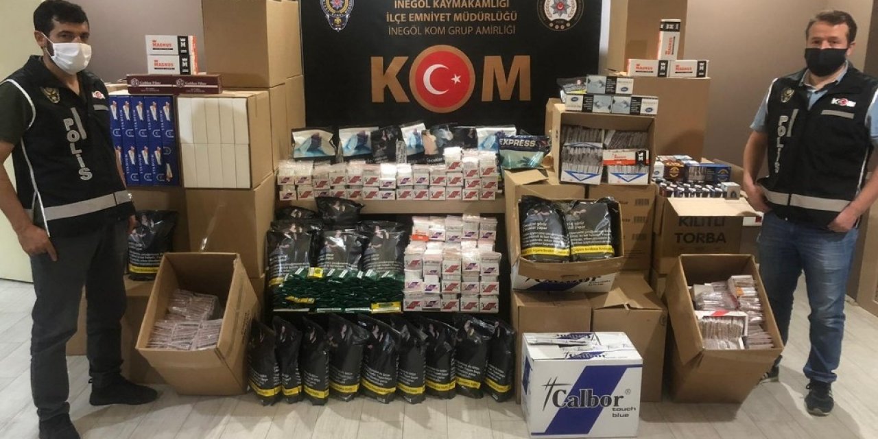 Çok sayıda kaçak makaron ve tütün ele geçirildi