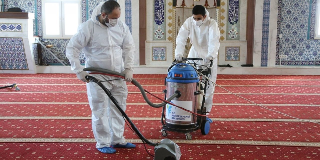 Merkezefendi de camiler temizleniyor