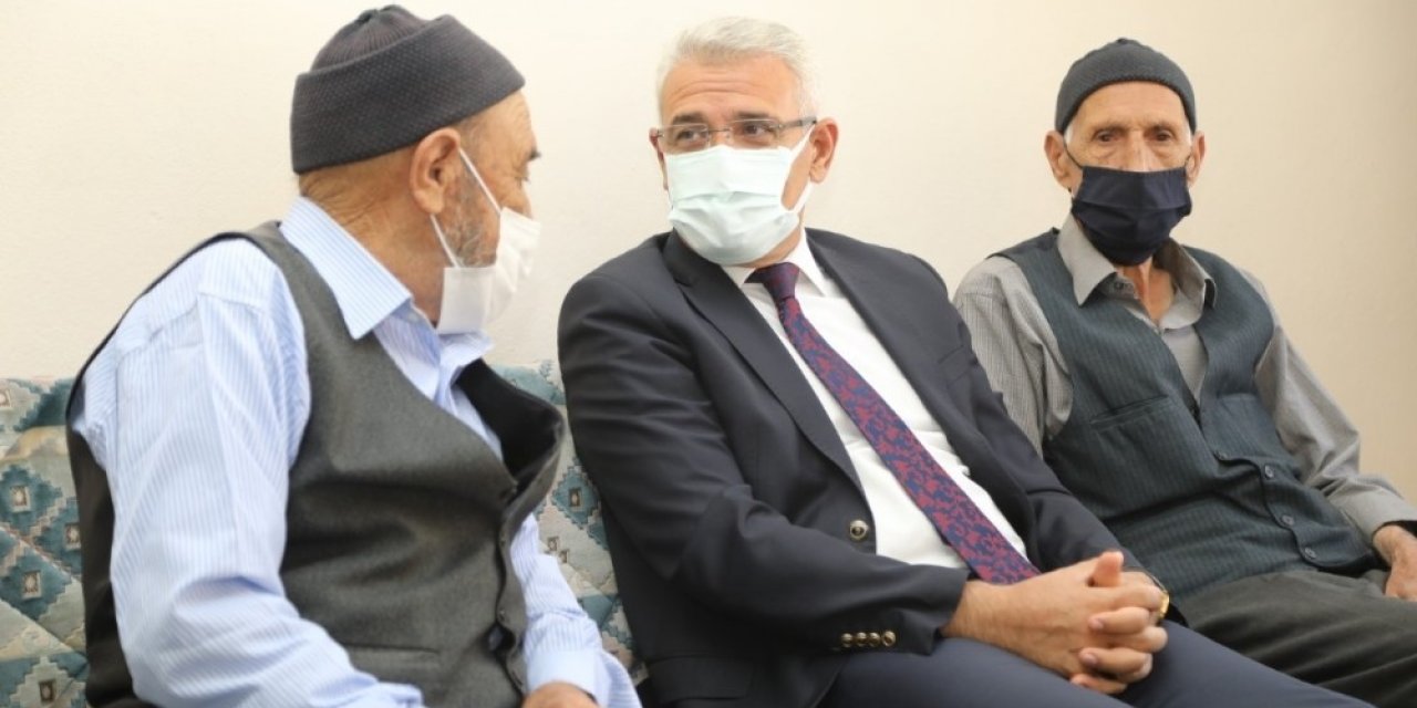 Başkan Güder yaşlıları unutmadı