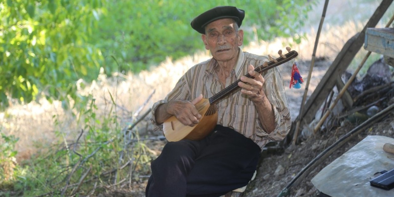 80 yıldır kulakların pasını siliyor