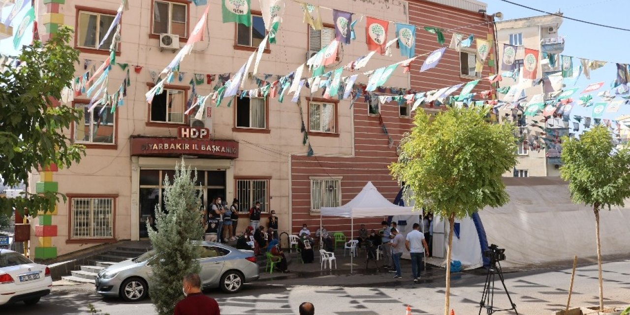 HDP önündeki ailelerin evlat nöbeti 394’üncü gününde