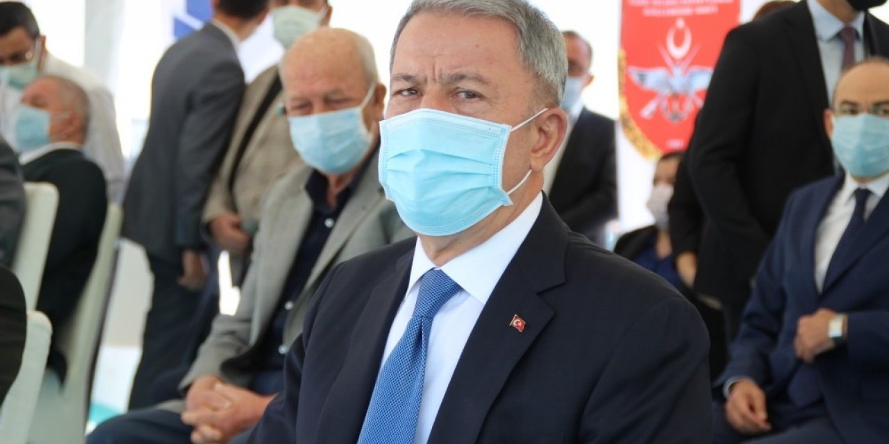 Bakan Akar: "Azerbaycanlı kardeşlerimizin öz topraklarını istemesi için mücadele etmesi suç mu?"