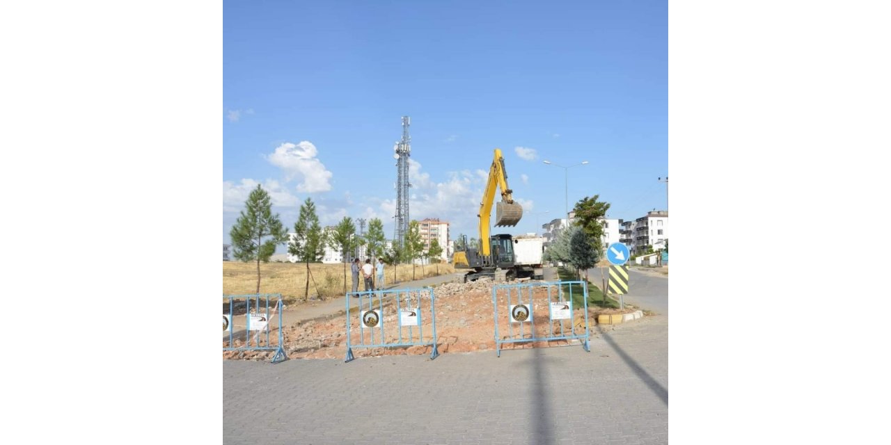 Ergani’de yol yapım çalışmaları devam ediyor