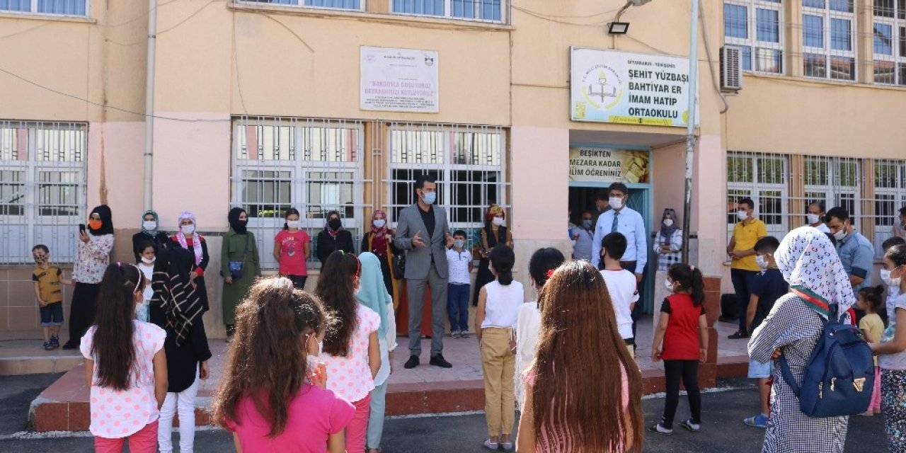 Yenişehir Belediyesinden 5 bin 300 öğrenciye kırtasiye malzemesi desteği