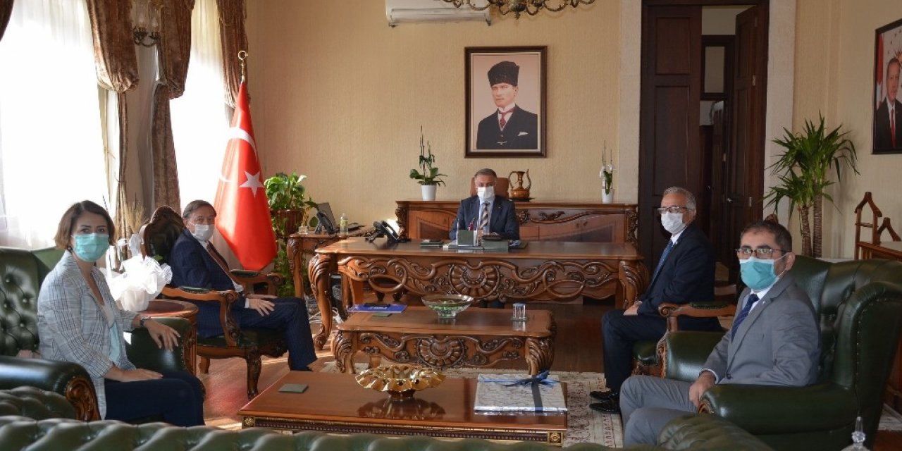 Antalya SMMM, Vali Yazıcı’ya faaliyetlerini anlattı