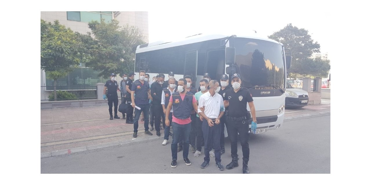 Mersin’de göçmen kaçakçısı 7 kişi tutuklandı
