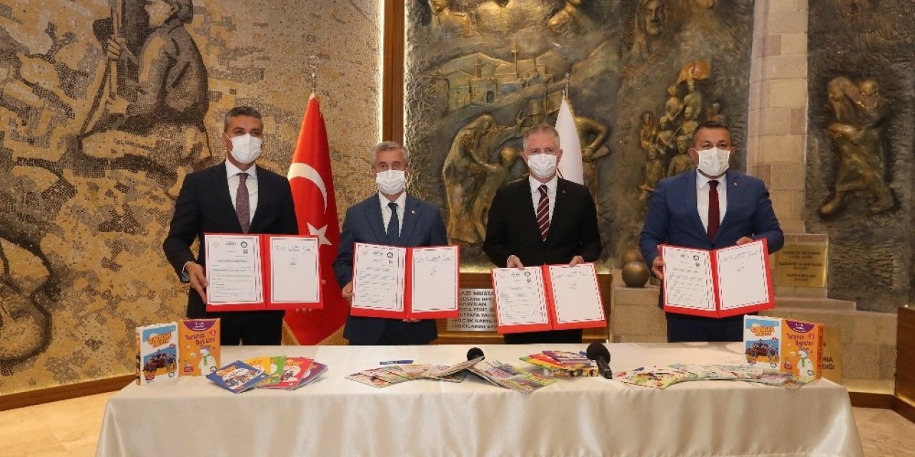 Şahinbey’den öğrencilere 825 bin adet kitap