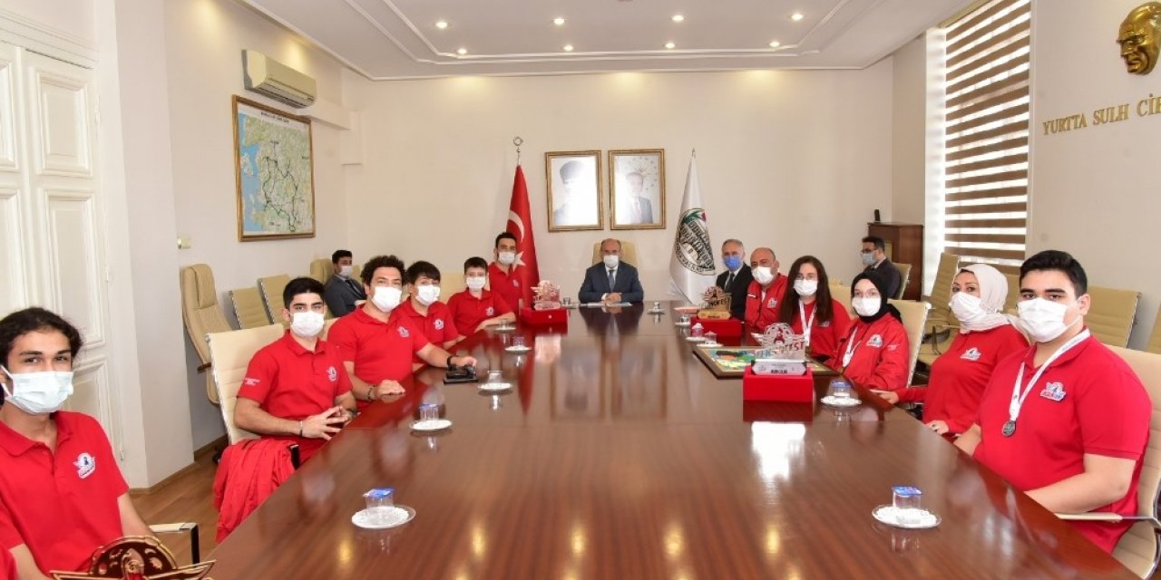 Teknofest 2020’de başarılı olan öğrenciler ödüllendirildi