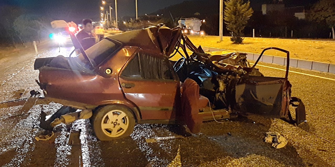 İki otomobil biber yüklü traktörle çarpıştı! 1 ölü 1 yaralı