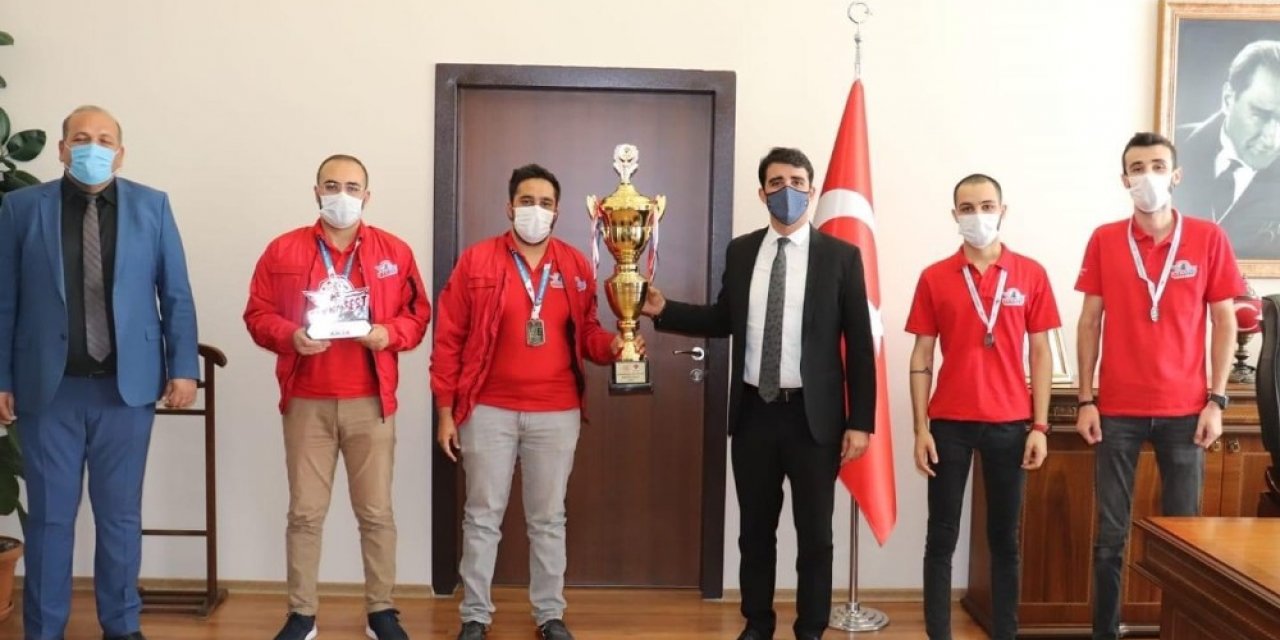 Ömer ve Faruk Öztürk ve arkadaşları Tufanbeyli’nin gururu oldu