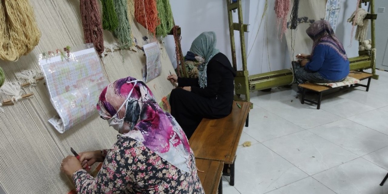 Altınözü’nde üretilen halılar dünyanın dört bir yanına ihraç ediliyor