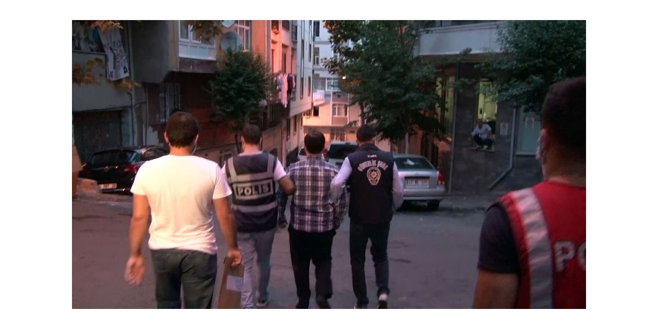 4 FETÖ zanlı çatı katındaki gizli bölmede yakalandı