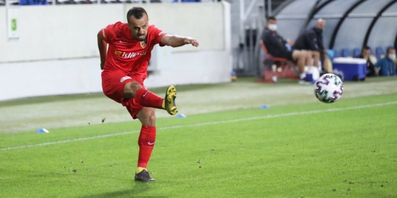 İlhan Parlak: "Kayserispor’un başarısı daha önemli"