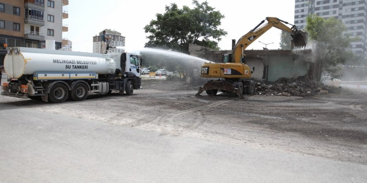 Tacettin Veli, Gülük ve Yıldırım Beyazıt Mahalleleri’nde metruk binalar yıkılıyor