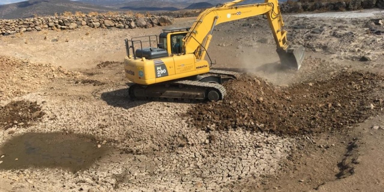 Düzlen’deki göletler temizleniyor