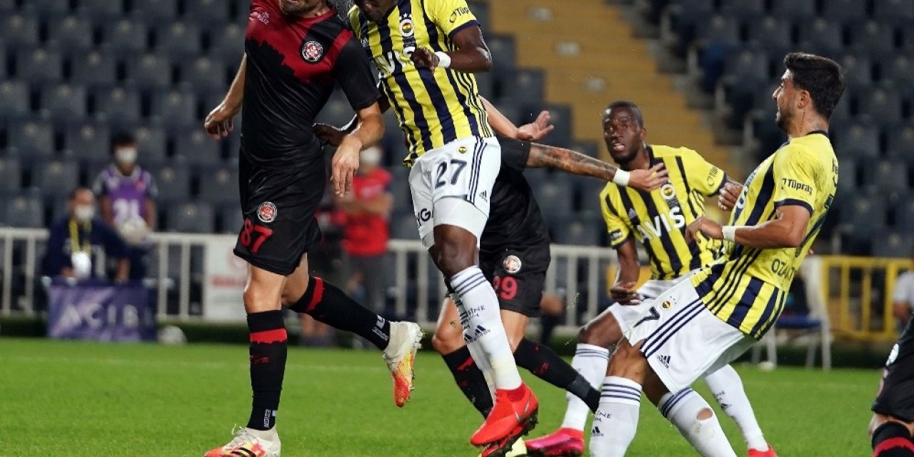 Süper Lig: Fenerbahçe: 1 - Fatih Karagümrük: 0 (İlk yarı)