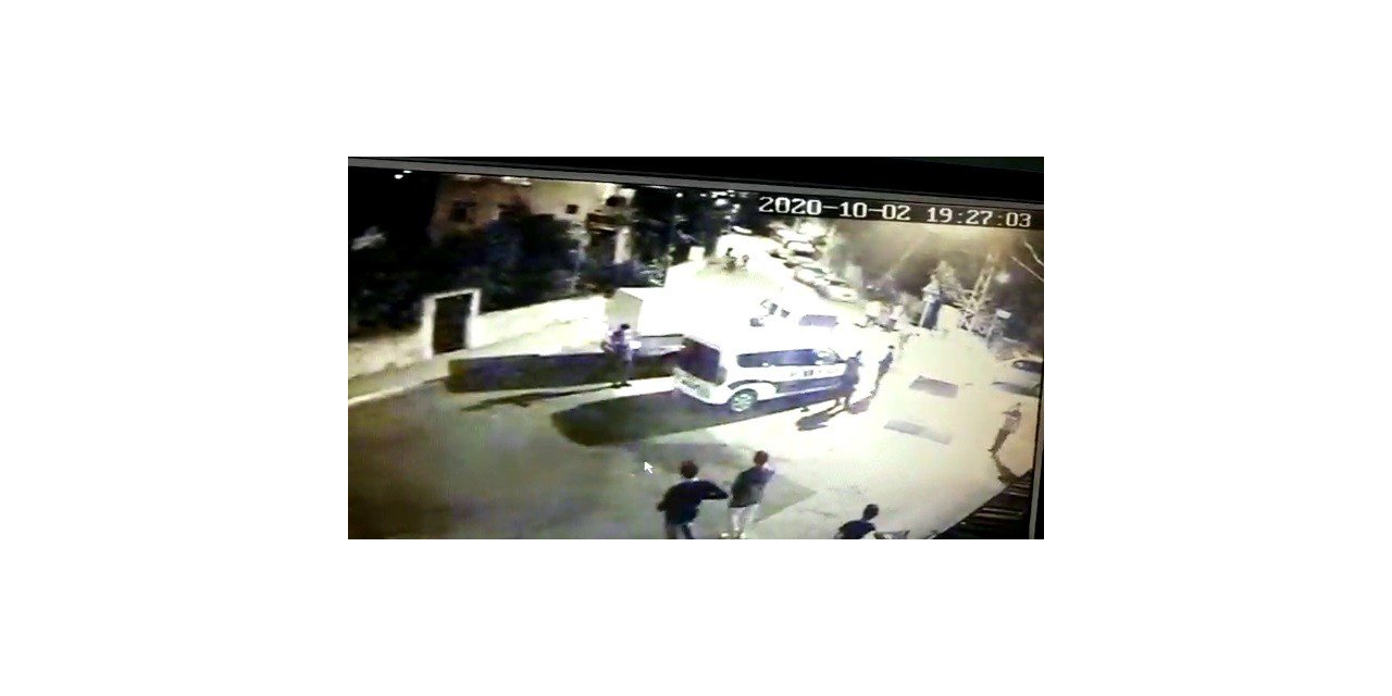 Polis, oto hırsızını önünü keserek yakaladı, o anlar kameraya böyle yansıdı