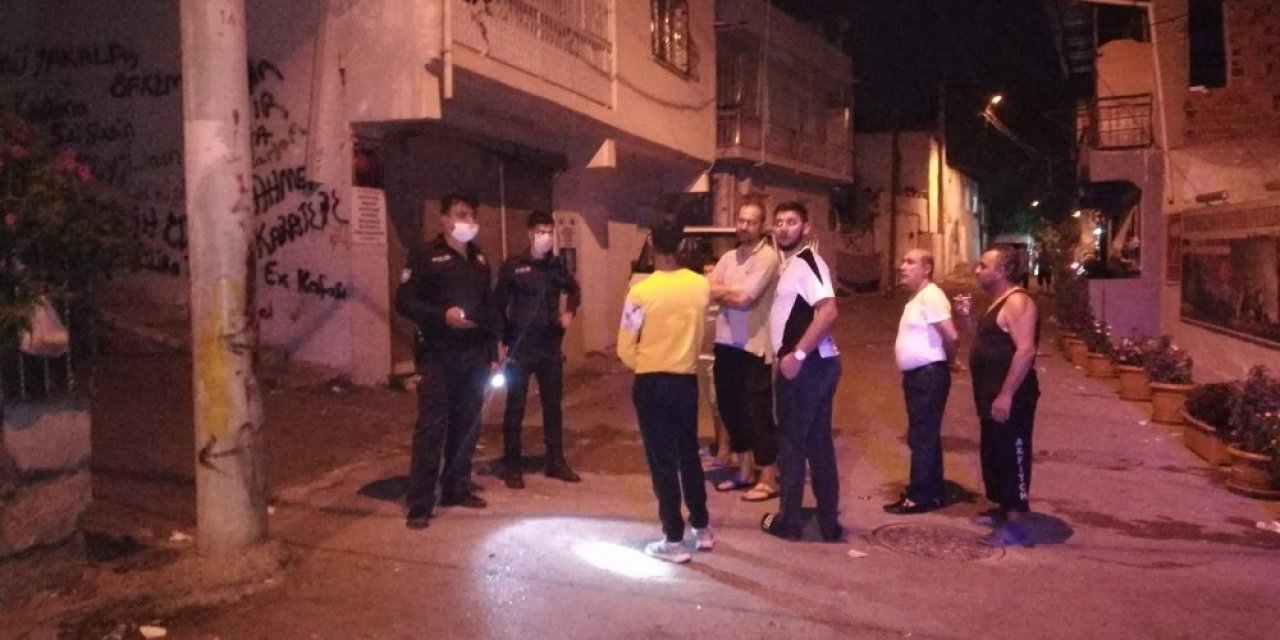 İzmir’de silahlı kavga: 1’i ağır 3 yaralı