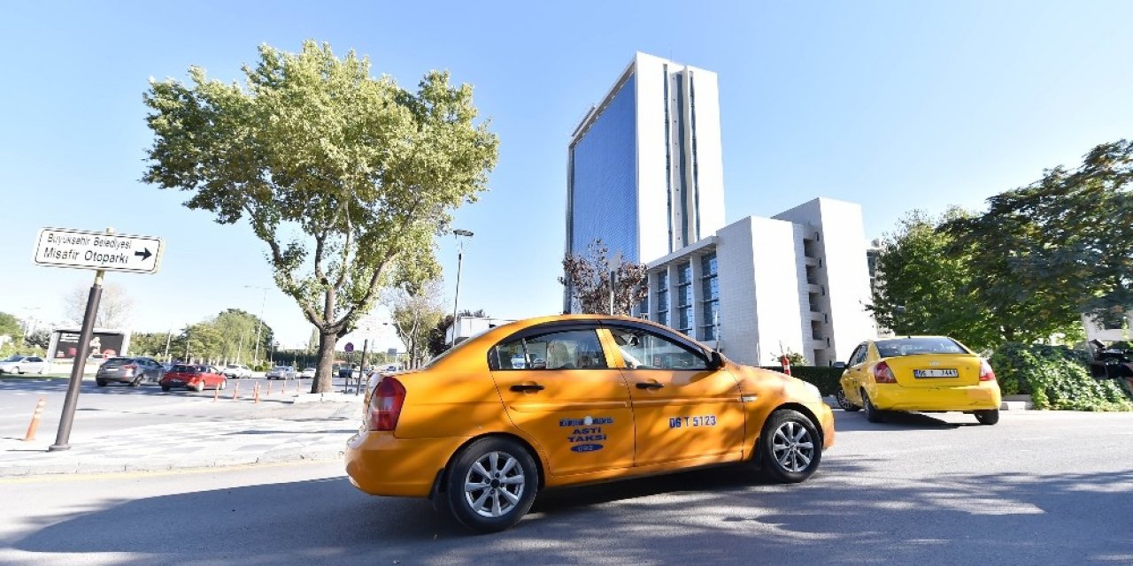 Filyasyon ekibinde yer alan taksici esnafına destek ödemelerine başlandı