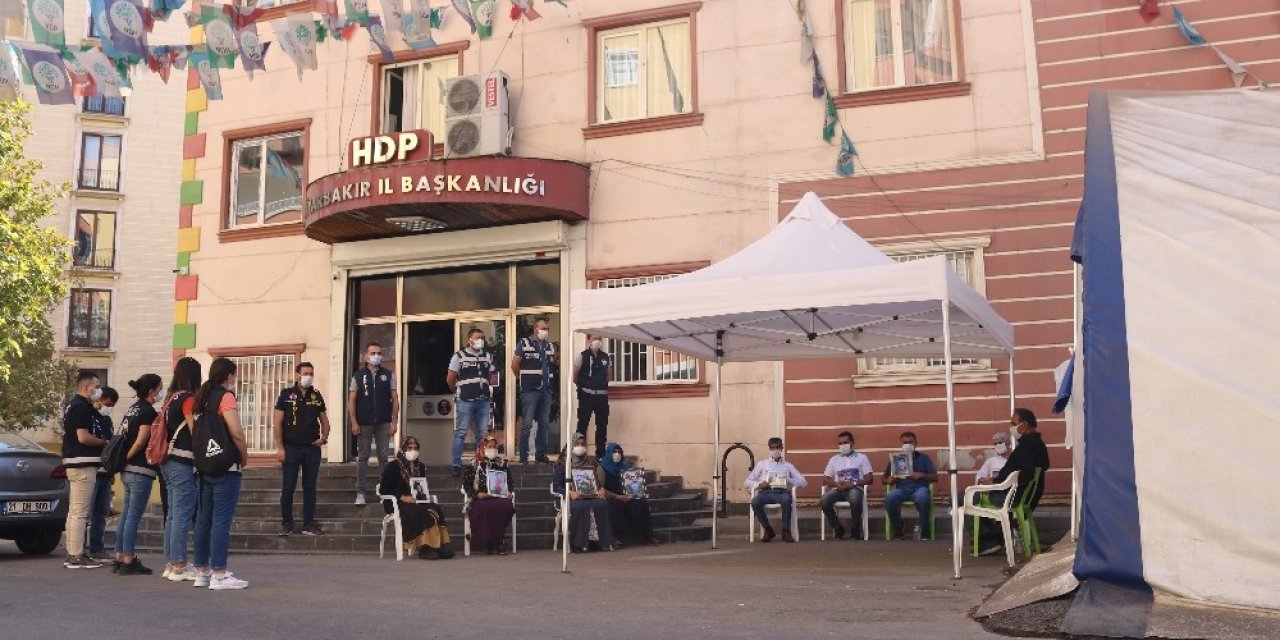 HDP önündeki ailelerin evlat nöbeti 396’ncı gününde