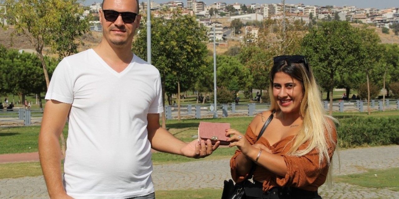 Kuryeden örnek davranış: Para dolu cüzdanı ve altınları sahibine teslim etti