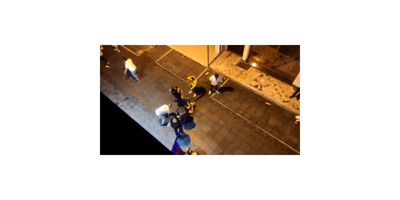 Kadıköy’de bekçiler ile vatandaşlar arasında arbede kameraya yansıdı