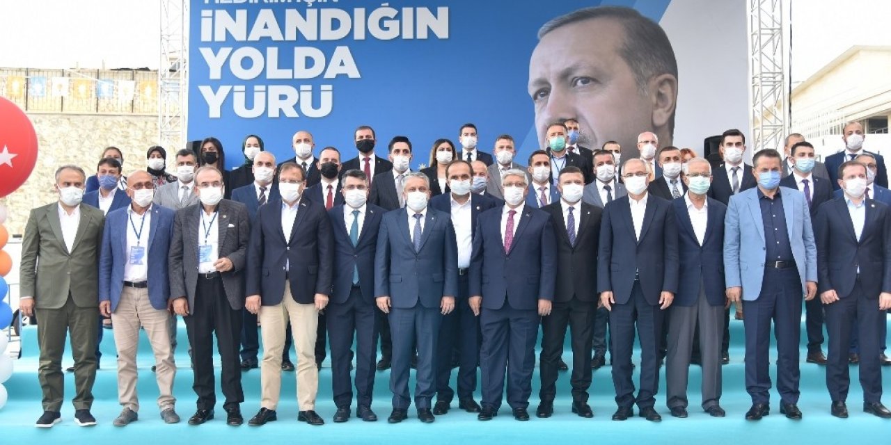 AK Parti Bursa’da ilçe kongrelerini tamamladı