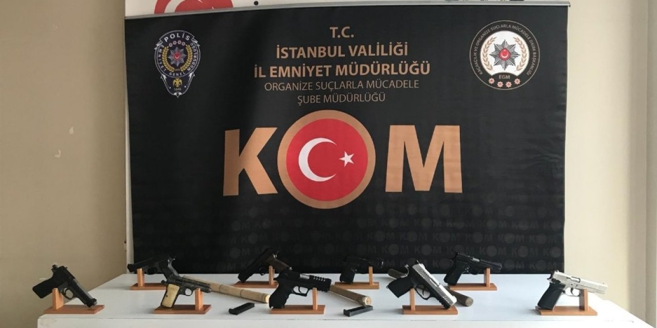 “Korsan durak” çetesi operasyonunda ele geçirenler dikkat çekti